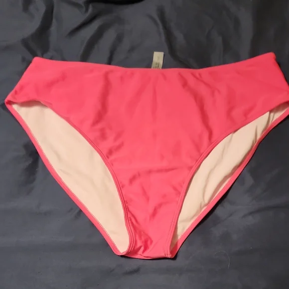 Colorful Ruffled Swimsuit Set - Picture 4 of 9